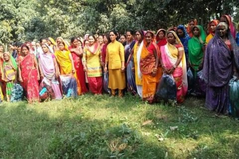 महिला दिवसमा जसपा नेतृ यादवद्वारा महिलालाई कम्बल र स्यानेटरी प्याड