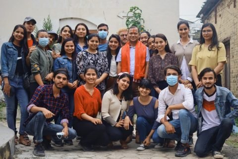 युवा रेडक्रस सर्कलले विभागीय प्रमुखलाई गरे बिदाई