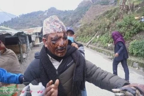 डा.सिके राउत प्रभाव: ‘भ्रष्टाचारीलाई जनकारवाही’ भन्दै विद्यार्थीले वडाध्यक्षलाई दले कालोमोसो