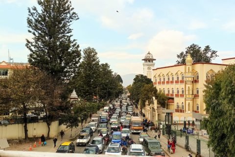 सार्वजनिक सवारीको जोर बिजोर हट्यो, विद्यालय माघ मसान्तसम्म बन्द, यस्तो छ सिडिओको आदेश