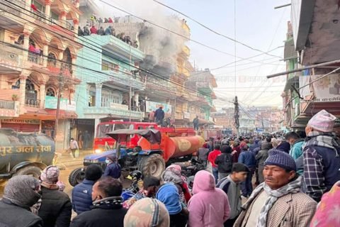 एक बिहानै दाङको चप्पल गोदाममा आगलागी, चार पुरुष र एक महिलाको मृत्यु