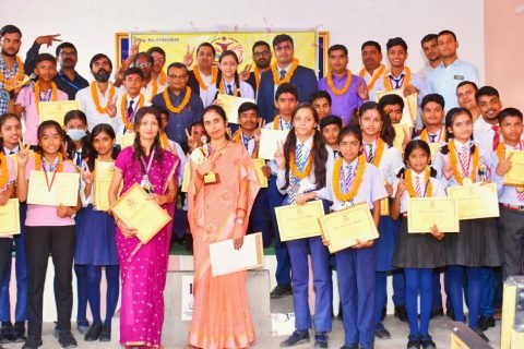 जिनियस एरे एजुकेशनद्वारा जनकपुरका उत्कृष्ट बिद्यालय र विद्यार्थी हरु सम्मानित